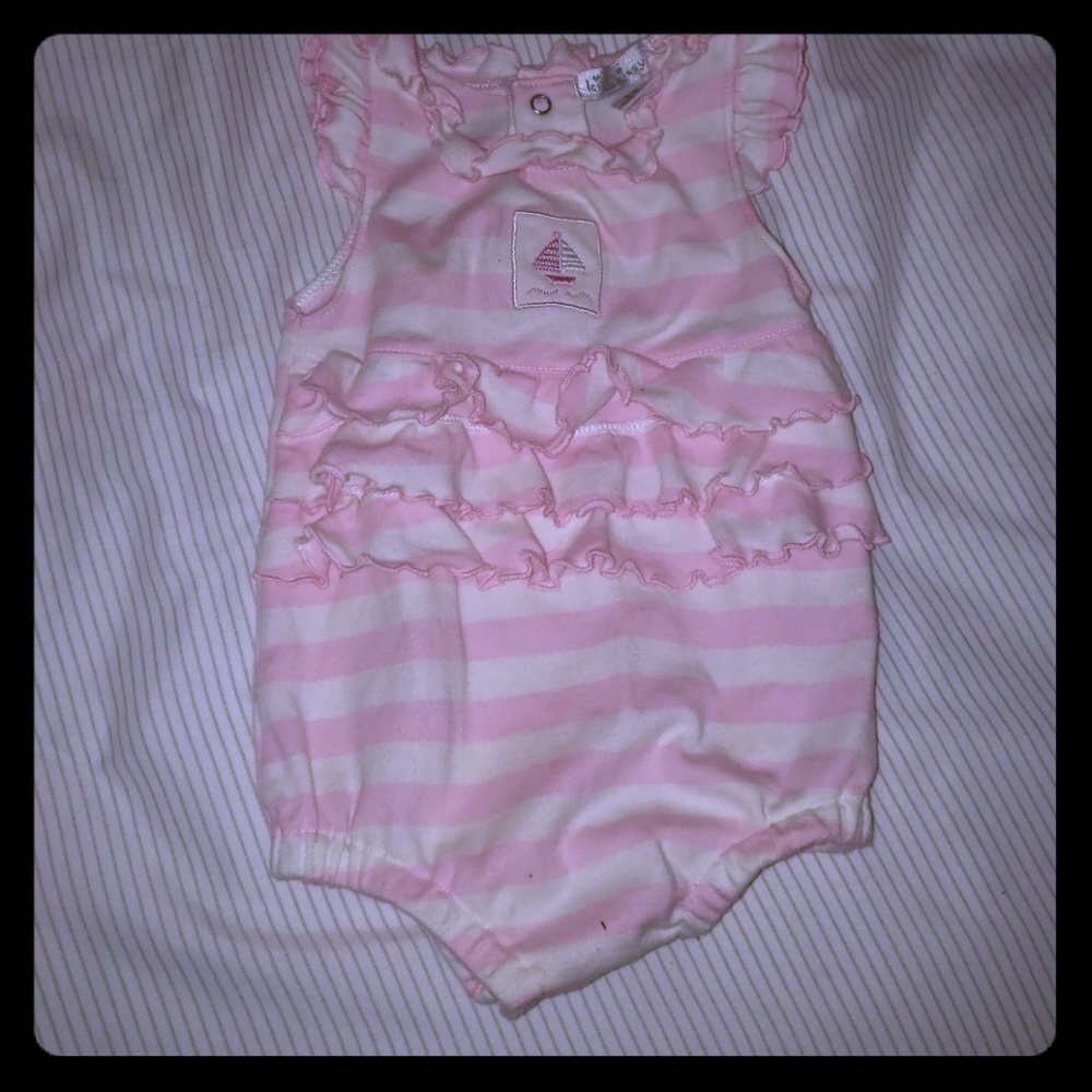 Kissy kissy onsie